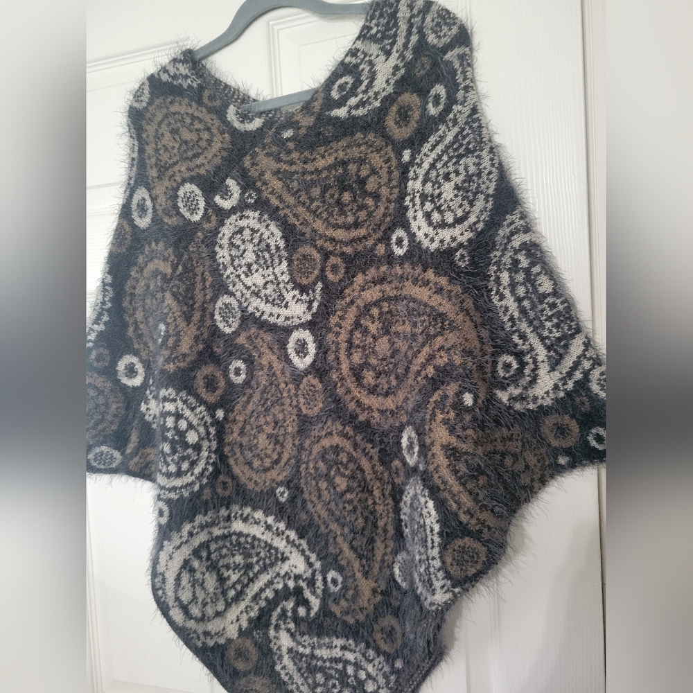 Bohemian Eyelash Paisley Print Poncho Shrug One SizeSoft Warm Acrylic